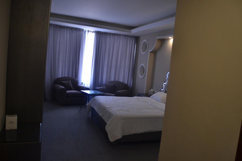 Platinum Hotel Tyrus Eksteriør bilde